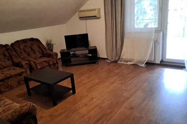 Apartament 2 camere în vilă /Parcare în curte pentru 2 autoturisme, fotografia 1